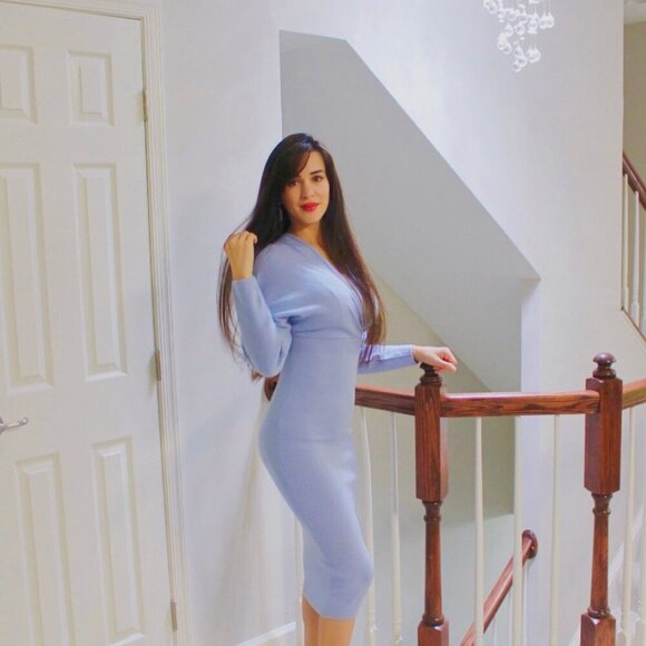 Light Blue Knit Midi Dress - Picture 4 of 5